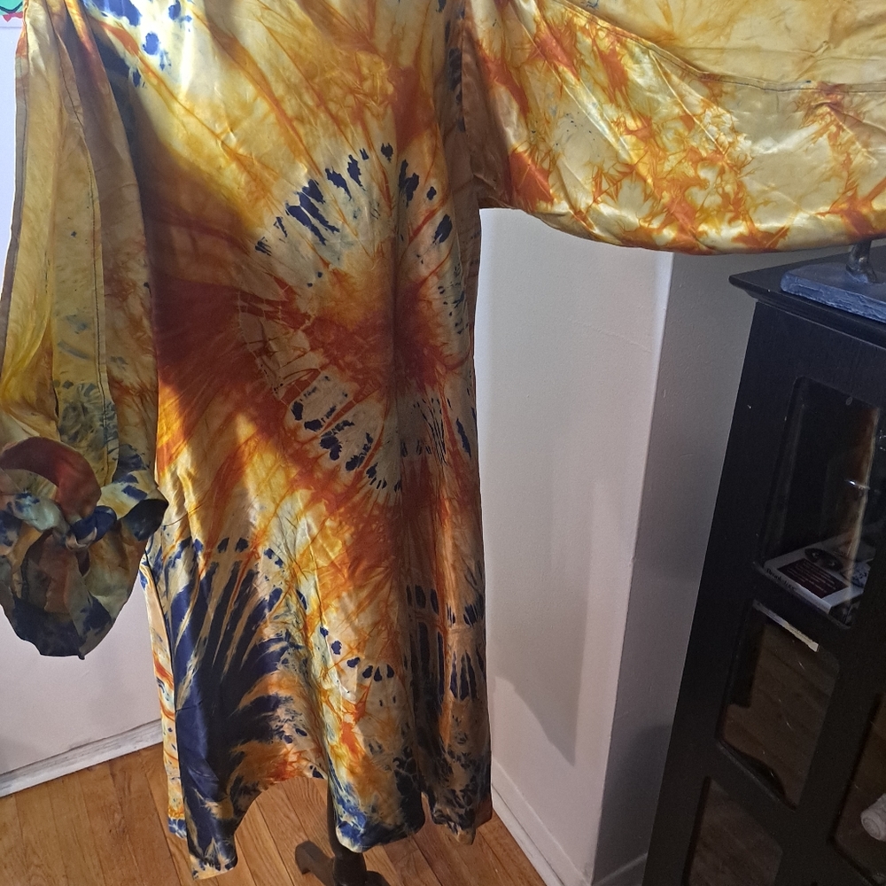 Dress - Picture 2 of 8